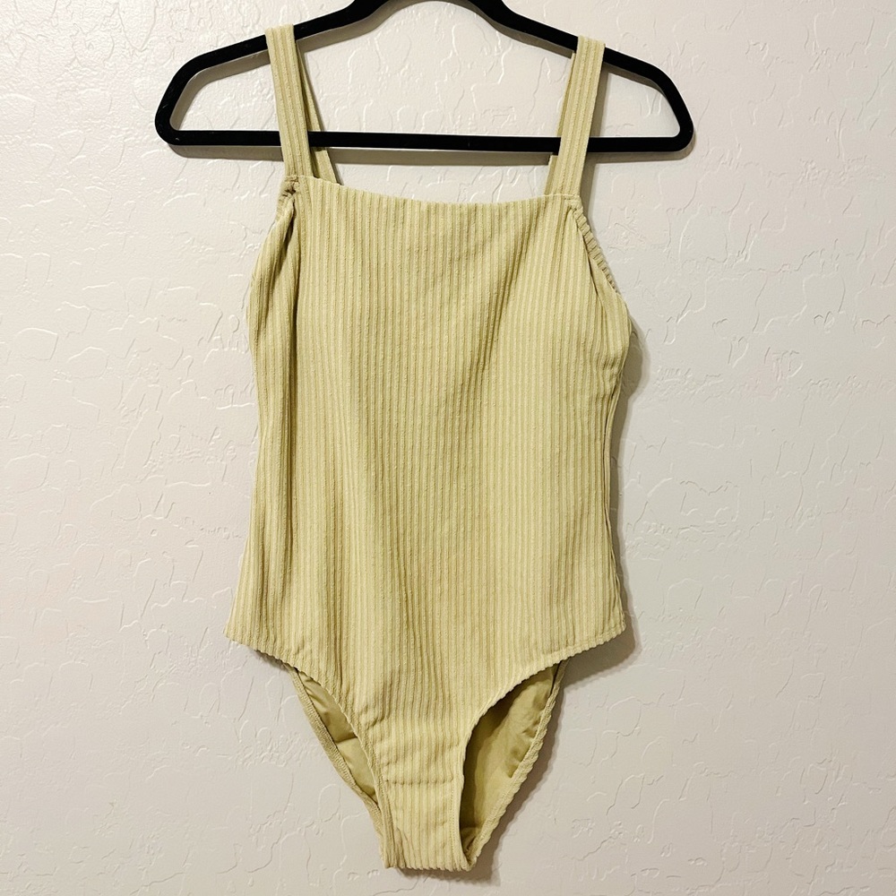 CUPSHE light green one piece swimsuit